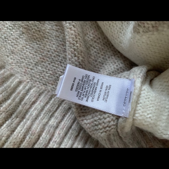 Express Sweater 🤎🤍 - Picture 4 of 5